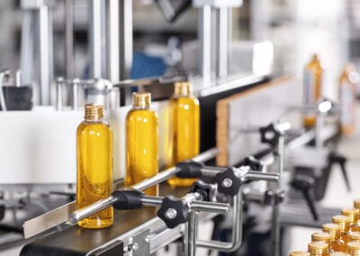 Produzione di bottiglie su macchine automatiche settore packaging